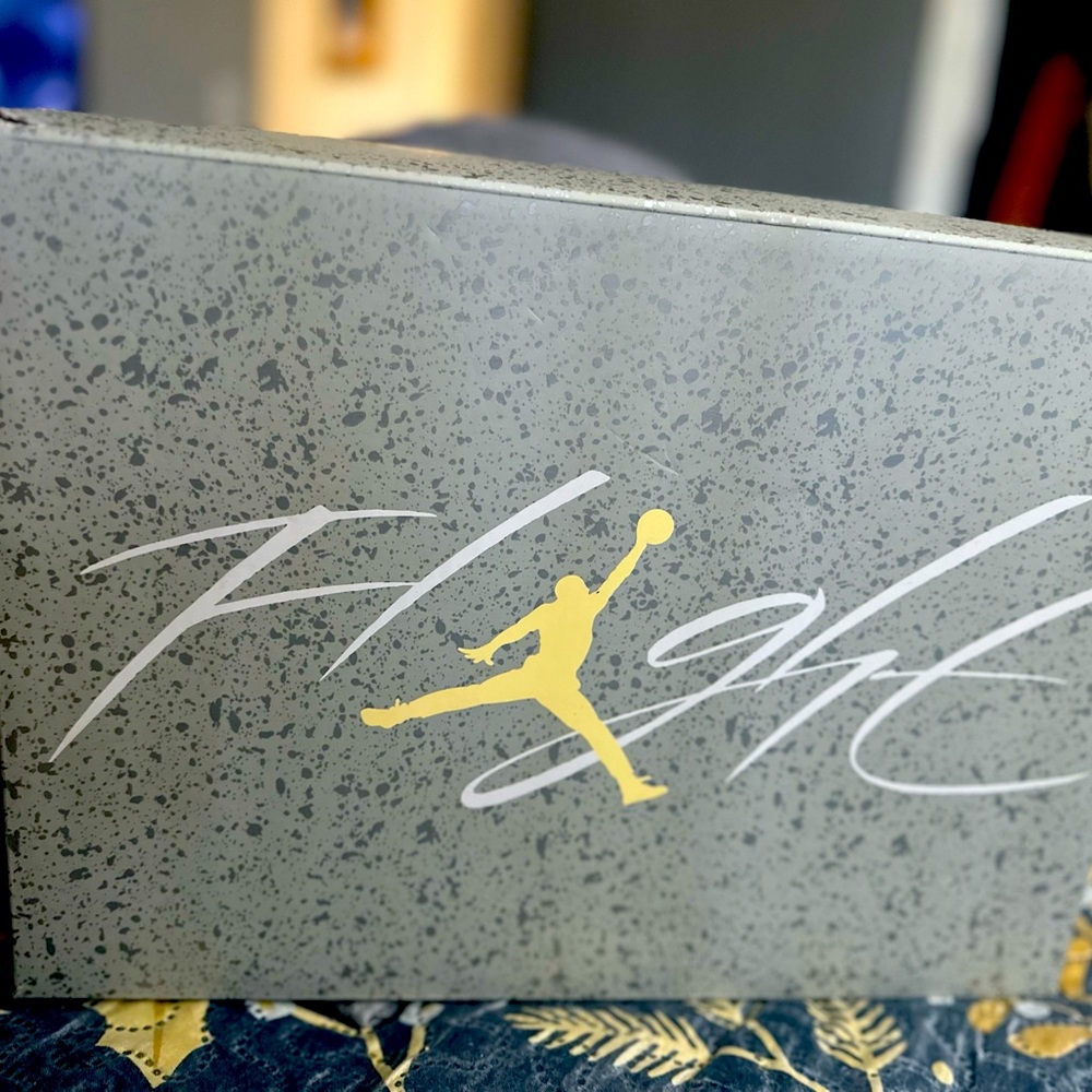 Jordan 4